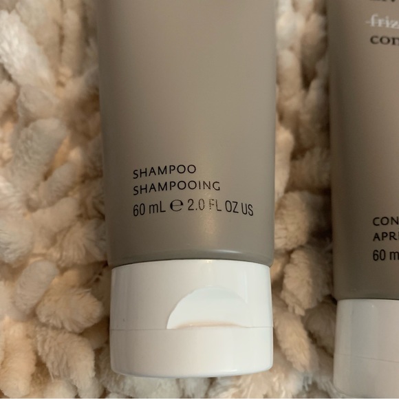 Living Proof No Frizz Shampoo Conditioner Travel Set - Picture 2 of 6